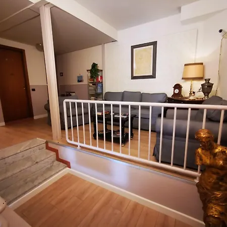 Balcony Hotel